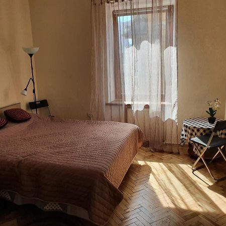 Котлярська 1 Lviv Extérieur photo