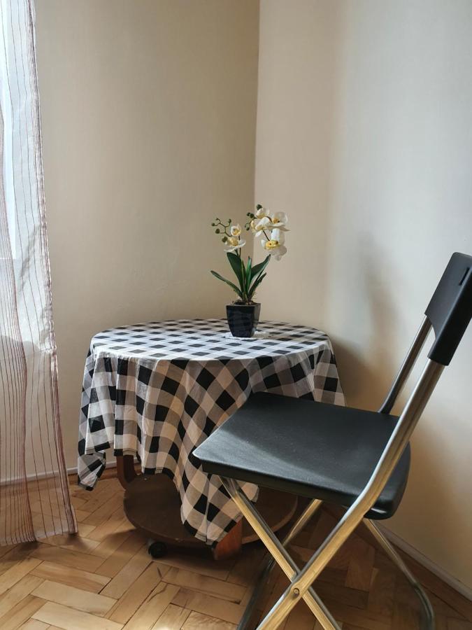 Котлярська 1 Lviv Extérieur photo