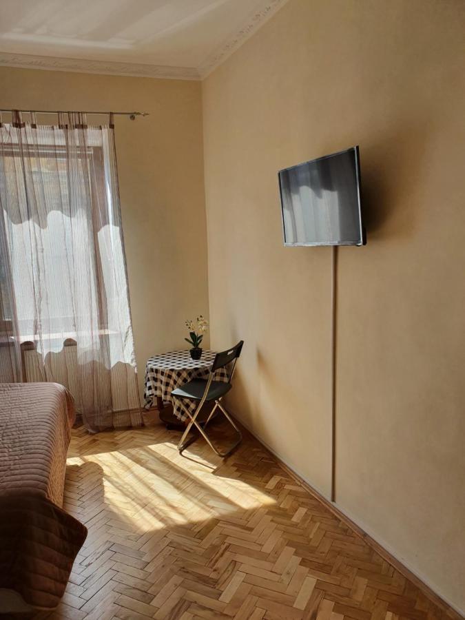 Котлярська 1 Lviv Extérieur photo